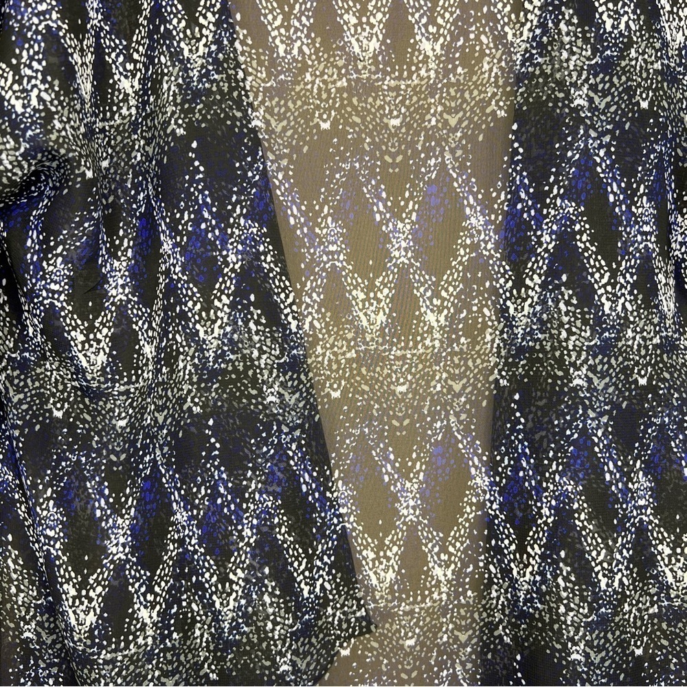 NEW SMALL LULAROE BLUE WHITE SHRUG SHAWL FRINGE ACCENT BOHEMIAN BOHO KIMONO - Picture 8 of 9